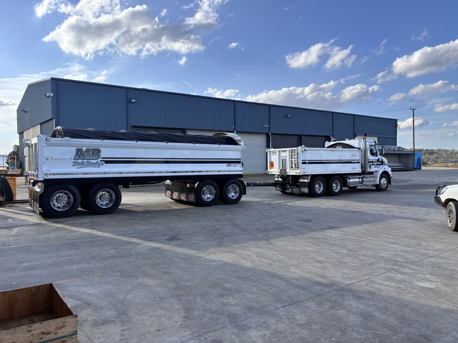MB BULK truck on the job