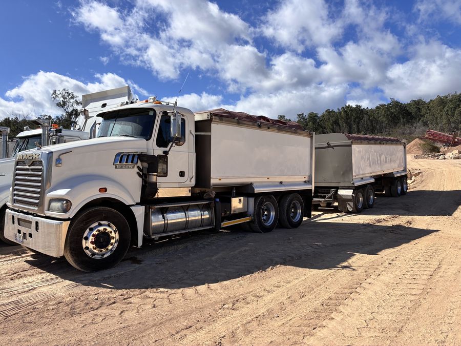MB BULK truck on the job