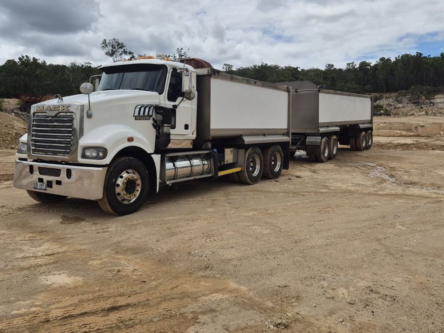 MB BULK truck on the job
