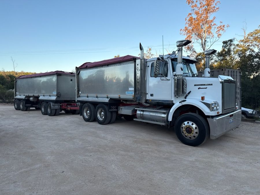 MB BULK truck on the job