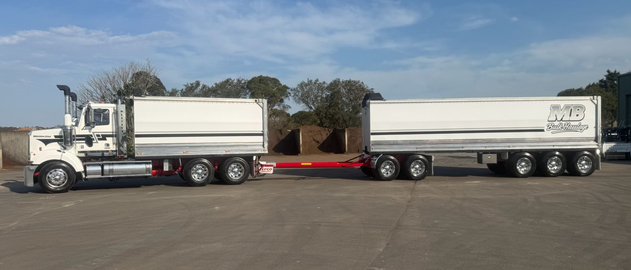 MB BULK PBS Truck and Quinn combination, side view